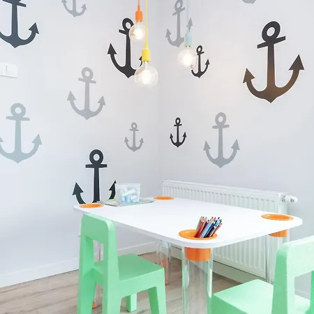 Charming 1-bedroom By Renters Lägenhet