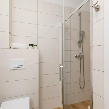 Charming 1-bedroom By Renters Kołobrzeg