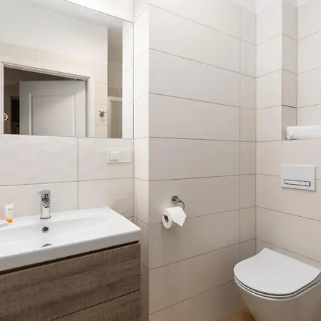 Lägenhet Charming 1-bedroom By Renters Kołobrzeg