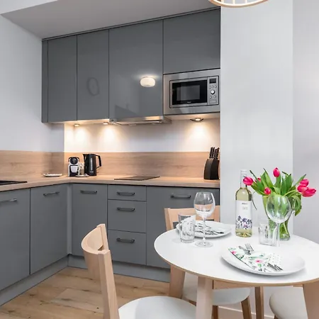 Charming 1-bedroom By Renters Lägenhet