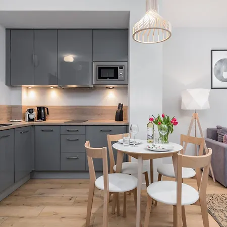 Lägenhet Charming 1-bedroom By Renters Kołobrzeg